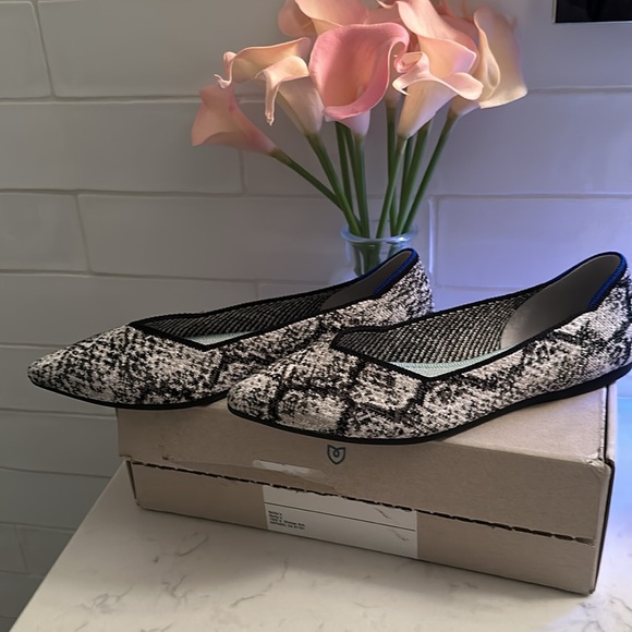 Rothy’s flats barely worn - Picture 5 of 9